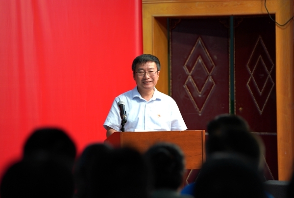 韩宪洲在开幕式上讲话